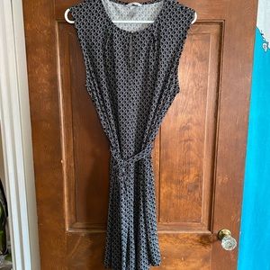 H&M black and white knit dress with tie belt - size L